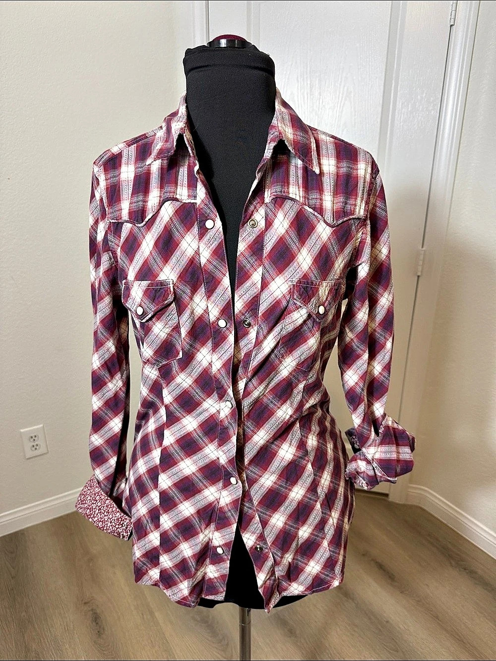 Roper Plaid Snap-Front Shirt in Red & White Small